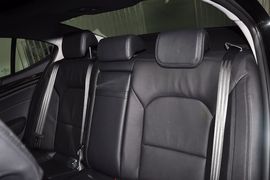 2013款起亚凯尊2.4L商务天窗版