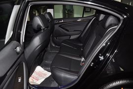 2013款起亚凯尊2.4L商务天窗版