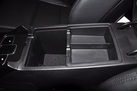 2013款起亚凯尊2.4L商务天窗版