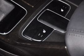 2013款起亚凯尊2.4L商务天窗版