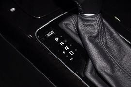 2013款起亚凯尊2.4L商务天窗版