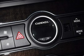 2013款起亚凯尊2.4L商务天窗版