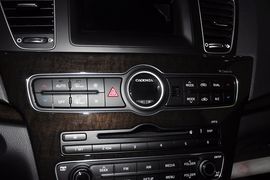 2013款起亚凯尊2.4L商务天窗版