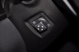 2013款起亚凯尊2.4L商务天窗版