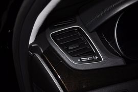 2013款起亚凯尊2.4L商务天窗版