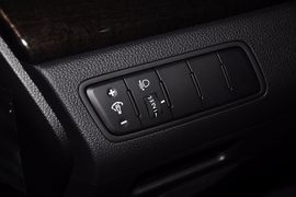 2013款起亚凯尊2.4L商务天窗版