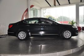2013款起亚凯尊2.4L商务天窗版