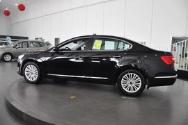 2013款起亚凯尊2.4L商务天窗版