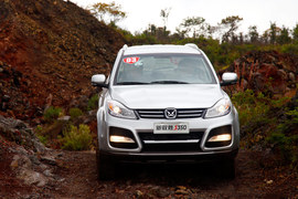 2013款江铃驭胜S350试驾活动实拍