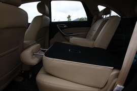 2013款江铃驭胜S350试驾活动实拍