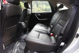 2013款江铃驭胜S350试驾活动实拍