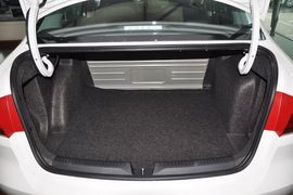2013款全新桑塔纳1.6L手动豪华版