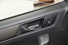 2013款全新桑塔纳1.6L手动豪华版