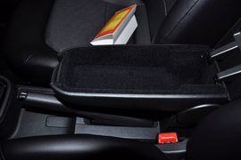 2013款全新桑塔纳1.6L手动豪华版