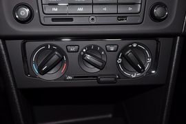 2013款全新桑塔纳1.6L手动豪华版
