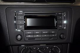 2013款全新桑塔纳1.6L手动豪华版