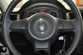 2013款全新桑塔纳1.6L手动豪华版