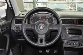 2013款全新桑塔纳1.6L手动豪华版