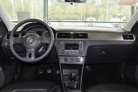 2013款全新桑塔纳1.6L手动豪华版