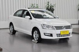 2013款全新桑塔纳1.6L手动豪华版
