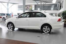 2013款全新桑塔纳1.6L手动豪华版