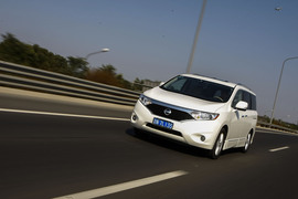 2012款进口日产贵士3.5L