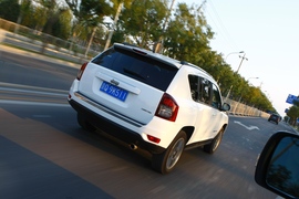 2014款Jeep指南者试驾