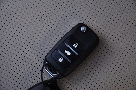 2014款长安逸动1.6L手动豪华型