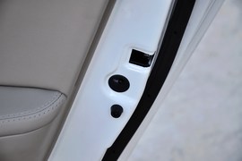 2014款长安逸动1.6L手动豪华型