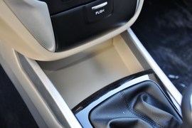 2014款长安逸动1.6L手动豪华型