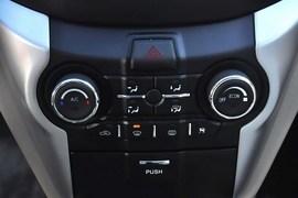 2014款长安逸动1.6L手动豪华型