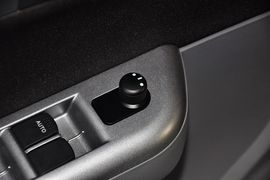 2013款长安铃木雨燕1.5L运动型MT