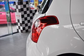 2013款长安铃木雨燕1.5L运动型MT