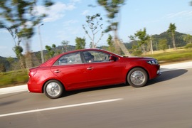 2014款东风悦达起亚新福瑞迪1.6L自动宁波试驾实拍