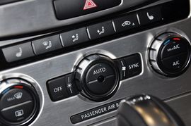 2012款大众迈腾四驱旅行车2.0TSI豪华型