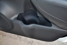 2013款铃木奥拓1.0L手动实用型