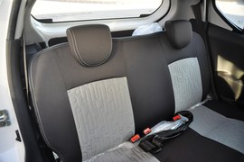 2013款铃木奥拓1.0L手动实用型