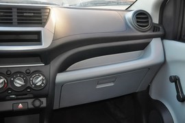 2013款铃木奥拓1.0L手动实用型