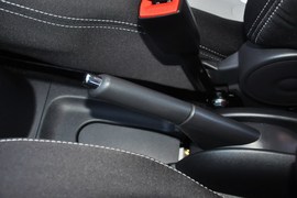 2013款铃木奥拓1.0L手动实用型