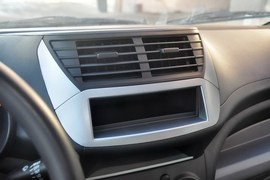 2013款铃木奥拓1.0L手动实用型