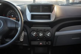 2013款铃木奥拓1.0L手动实用型