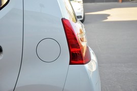 2013款铃木奥拓1.0L手动实用型