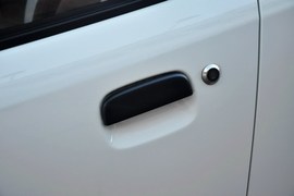 2013款铃木奥拓1.0L手动实用型