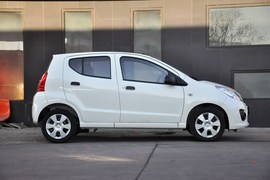 2013款铃木奥拓1.0L手动实用型