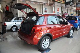 2013款铃木天语SX4酷锐1.6L自动灵动型