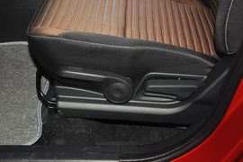 2013款铃木天语SX4酷锐1.6L自动灵动型