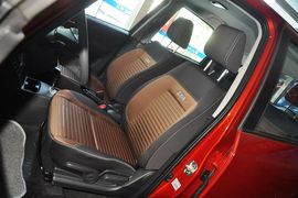 2013款铃木天语SX4酷锐1.6L自动灵动型