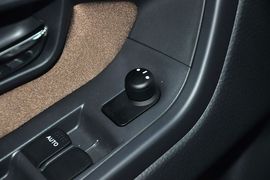 2013款铃木天语SX4酷锐1.6L自动灵动型