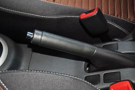 2013款铃木天语SX4酷锐1.6L自动灵动型