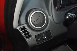 2013款铃木天语SX4酷锐1.6L自动灵动型